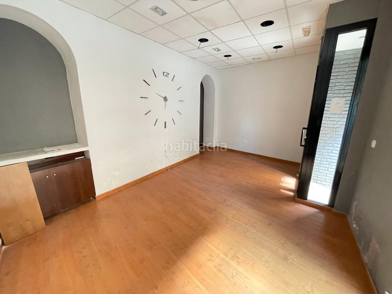 Foto dcd5cfda-e057-48ae-beec-1fa0d23b5bf4. Alquiler local comercial en calle javier sanz 26 oficina en alquiler en el Centro de almeria en Almería