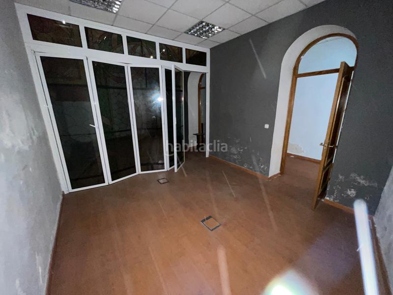 Foto 7d16a545-768c-4353-ad9b-6cbc540868b0. Location local commercial dans calle javier sanz 26 dans Almería