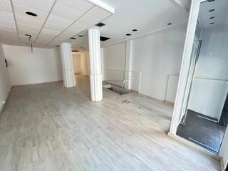 Local Comercial en Calle Hermanos Machado 18