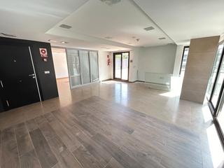 Rent Office space in Calle canónigo molina alonso 10. Alquiler de oficina en residencial oliveros