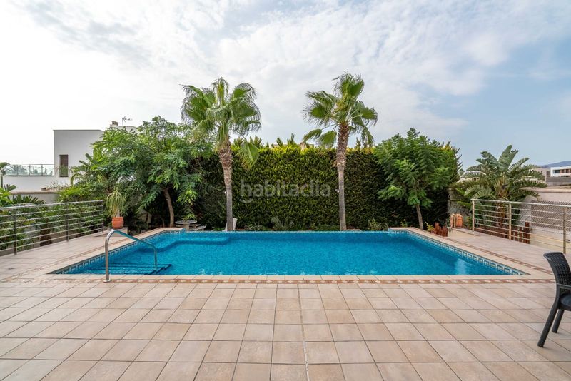 Foto aa963ae7-b6d0-4dd3-b50e-6044f6210626. Chalet en calle de los juegos de alejandría 32 chalet independiente en El Toyo en Almería