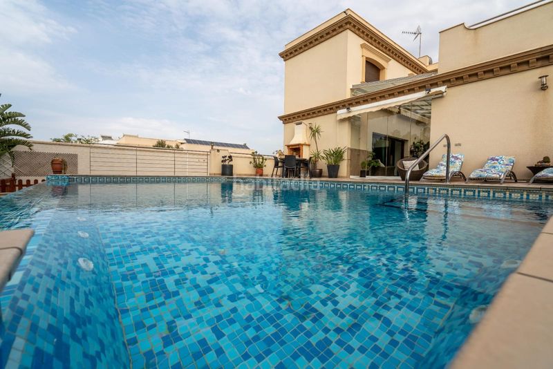 Foto ee93b55a-b73b-4229-89d3-0a1517522273. Chalet en calle de los juegos de alejandría 32 chalet independiente en El Toyo en Almería