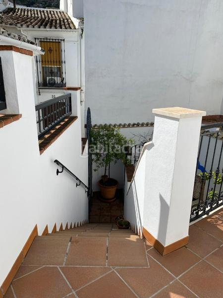 Foto ba25b262-9e2e-4a4a-854f-686b940be34d. Masia amb xemeneia calefacció a Zuheros