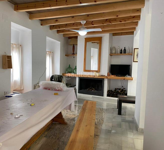 Foto c737fb7d-453c-4e8b-a4fa-7c9b6da273de. Masia amb xemeneia calefacció a Zuheros