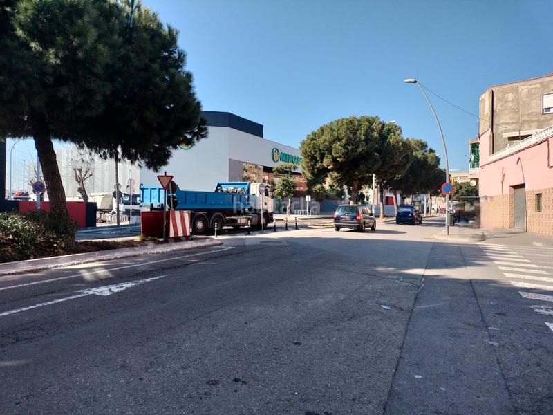 Foto 7c3d63b4-3ff9-46c7-9eba-10ed1a9ac2eb. Parking coche plaza doble en frente de mercadona en Ripollet