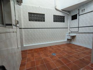 Pis a Sant Andreu-Gassó Vargas. Encantador piso bajo con patio privado en ripollet
