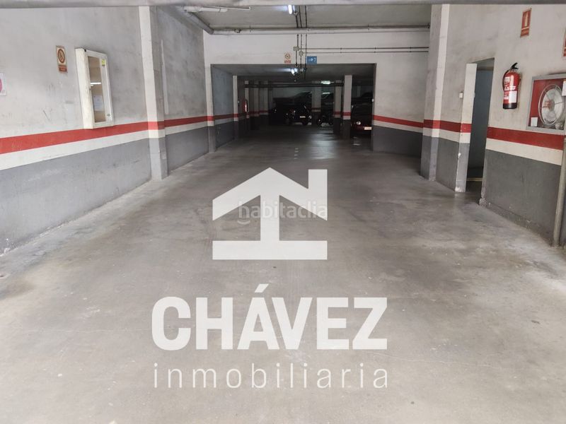 Foto a4eb3f63-e2b1-4e74-8487-2ce088416d11. Parking coche plaza de aparcamiento en frente mercadona en Ripollet