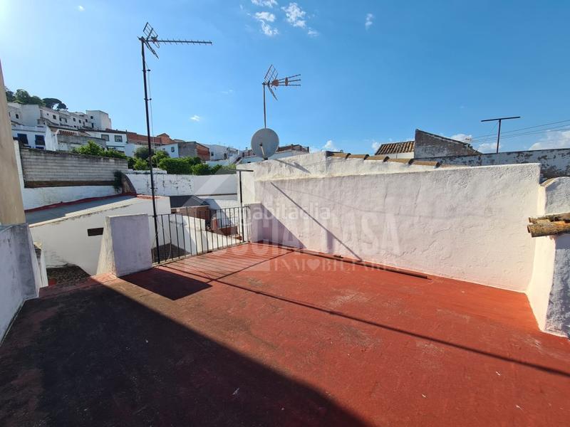 Foto dd9a1199-8e3d-41c6-80d5-487f6280f718. Casa centro urbano de almodovar vistas al castillo en Almodóvar del Río