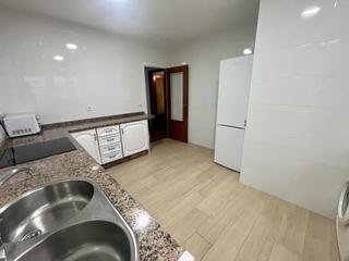 Lloguer Pis  N/a. 2 habitaciones disponibles para estudiantes