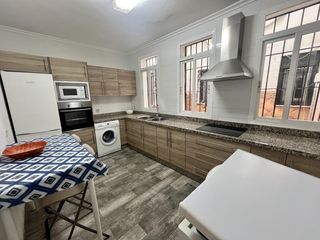 Affitto Appartamento in Ciudad Jardín - Zoco. 5 dormitorios para estudiantes