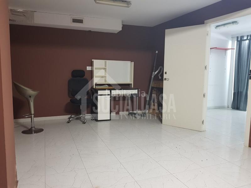 Foto 0b3ed521-73ea-4436-8637-8b3363028075. Alquiler local comercial claudio marcelo ubicado excepcionalmente ,gran flujo de peatones en zona altamente comercial. en Córdoba