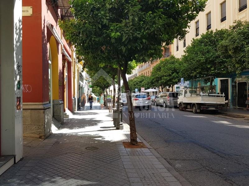 Foto 1b32087b-a4fa-4061-8d98-ce0b51d29a6f. Alquiler local comercial claudio marcelo ubicado excepcionalmente ,gran flujo de peatones en zona altamente comercial. en Córdoba