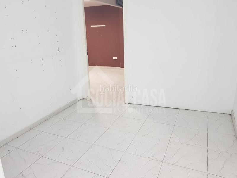 Foto 416ed973-4a90-486c-925a-ccdae8e36680. Alquiler local comercial claudio marcelo ubicado excepcionalmente ,gran flujo de peatones en zona altamente comercial. en Córdoba