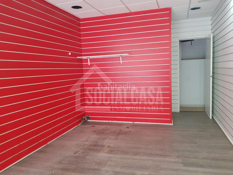 Foto 6e8649ce-cba8-4101-9c7e-47c88e62a7fb. Alquiler local comercial claudio marcelo ubicado excepcionalmente ,gran flujo de peatones en zona altamente comercial. en Córdoba