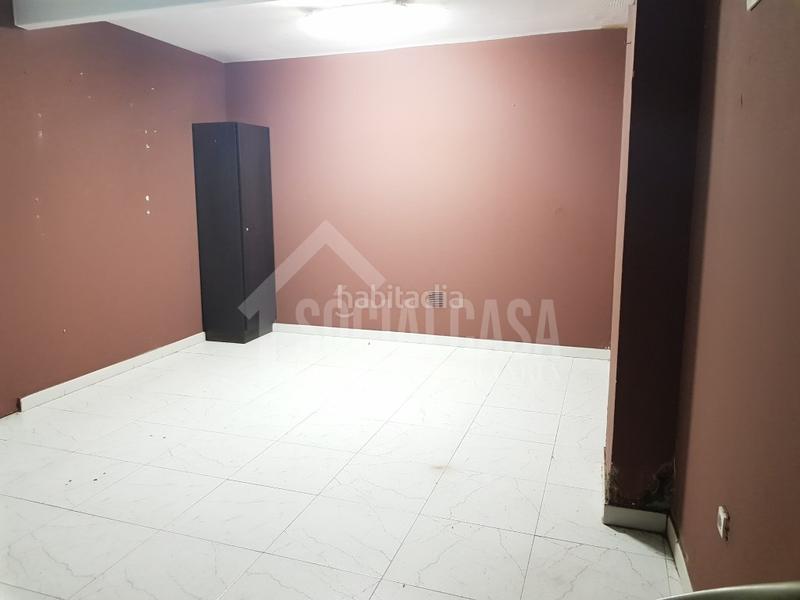 Foto 7fbd577b-4f13-41f4-9732-a4595f2cf523. Alquiler local comercial claudio marcelo ubicado excepcionalmente ,gran flujo de peatones en zona altamente comercial. en Córdoba