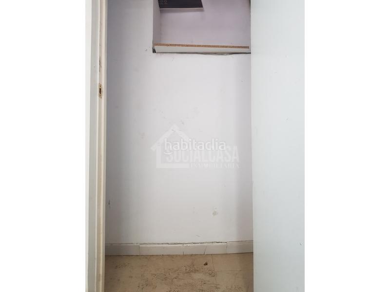 Foto e09c175d-0848-4815-a57e-e870a041f070. Alquiler local comercial claudio marcelo ubicado excepcionalmente ,gran flujo de peatones en zona altamente comercial. en Córdoba