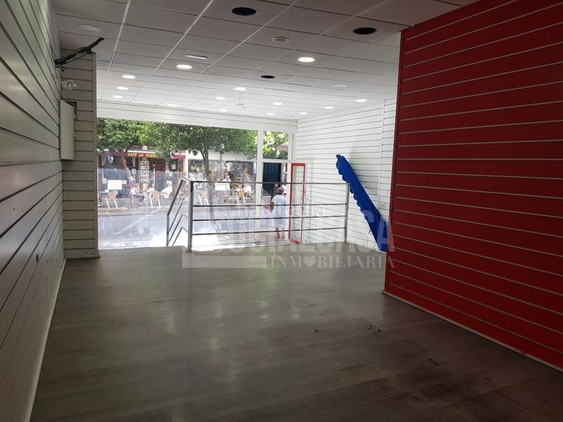 Foto f60ba880-78f3-4389-ba7e-ff45b35600d7. Alquiler local comercial claudio marcelo ubicado excepcionalmente ,gran flujo de peatones en zona altamente comercial. en Córdoba