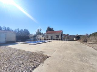 Casa a El Higuerón. Oportunidad única en majaneque! te presentamos una espectacular