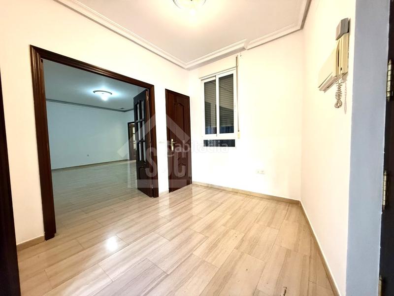 Foto b2f4a443-2b86-4168-bba9-e8513ca84be3. Piso plaza tendillas precio increible en Centro Córdoba
