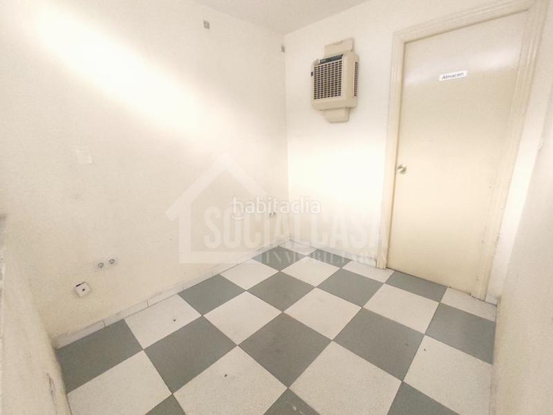 Foto b71b225d-2336-4ad2-910b-d0f4edcc7482. Alquiler local comercial local en alquiler junto a medina azahara en Córdoba