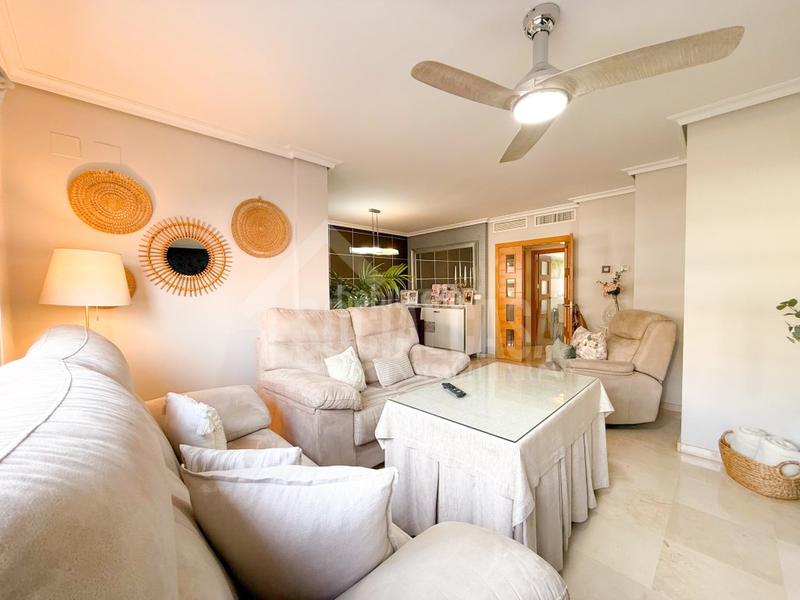 Foto 082c0cc6-04b4-4f02-ba7e-ba7c6895d28d. Piso exclusiva vivienda amueblada con opción de 2 cocheras y trastero a 1 minuto de hipercor en Córdoba
