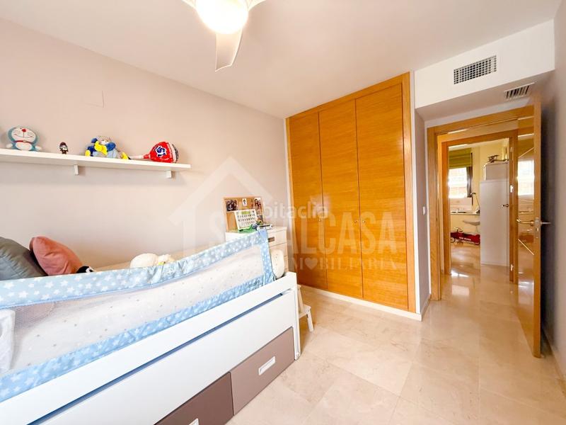 Foto 3069b11e-a714-45ca-8d99-d183325403e4. Piso exclusiva vivienda amueblada con opción de 2 cocheras y trastero a 1 minuto de hipercor en Córdoba