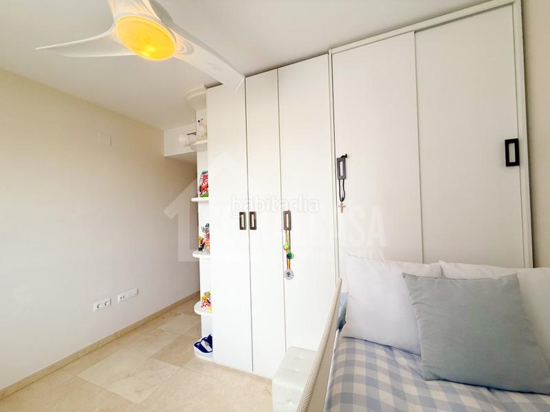 Foto 307d7cdd-060b-46ea-b550-1ad472f6151e. Piso exclusiva vivienda amueblada con opción de 2 cocheras y trastero a 1 minuto de hipercor en Córdoba