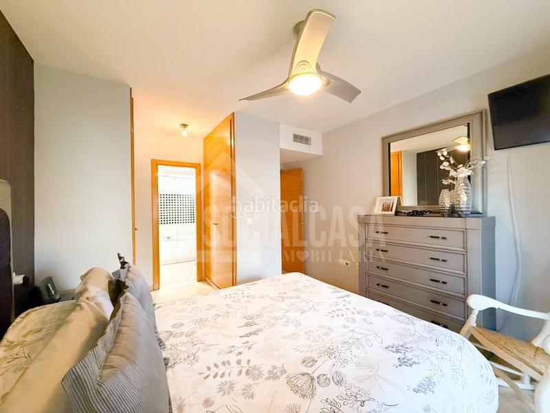 Foto 7540bfe3-4a0b-42eb-b75c-dd51eb8736f9. Piso exclusiva vivienda amueblada con opción de 2 cocheras y trastero a 1 minuto de hipercor en Córdoba