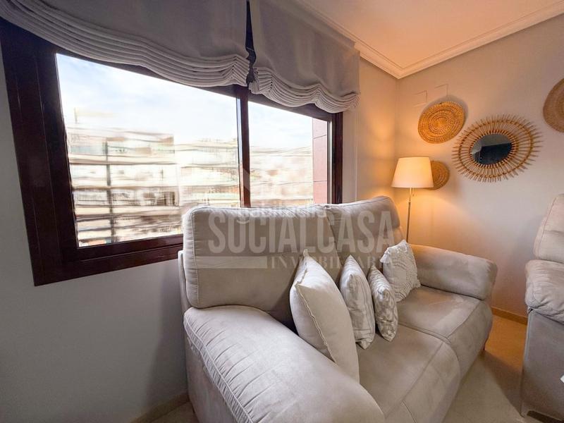 Foto a02952db-6b60-4114-85ad-66a377bb052f. Piso exclusiva vivienda amueblada con opción de 2 cocheras y trastero a 1 minuto de hipercor en Córdoba