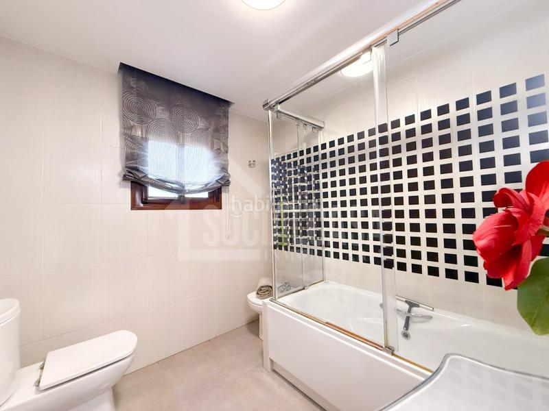 Foto a3129324-ac98-409d-a0f3-c397febfe881. Piso exclusiva vivienda amueblada con opción de 2 cocheras y trastero a 1 minuto de hipercor en Córdoba