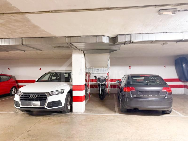 Foto bd920509-961f-40bc-b0cb-2878bc6e7c2e. Piso exclusiva vivienda amueblada con opción de 2 cocheras y trastero a 1 minuto de hipercor en Córdoba