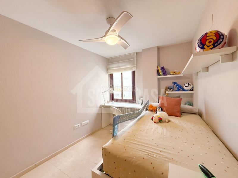 Foto d4cdade9-ac8f-4a57-81b3-f940cc48c05a. Piso exclusiva vivienda amueblada con opción de 2 cocheras y trastero a 1 minuto de hipercor en Córdoba
