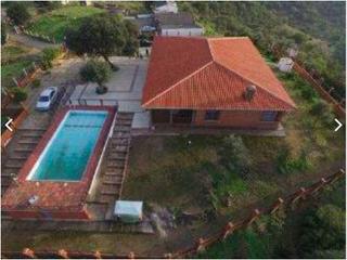 Casa a Paraíso Arenal - La Colina. Finca 70 hectareas, 3 casas, piscina, nave ,coto de caza