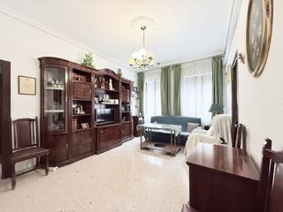 Pis a Sagunto - Edisol. Descubre esta impresionante vivienda de generosas dimensiones y