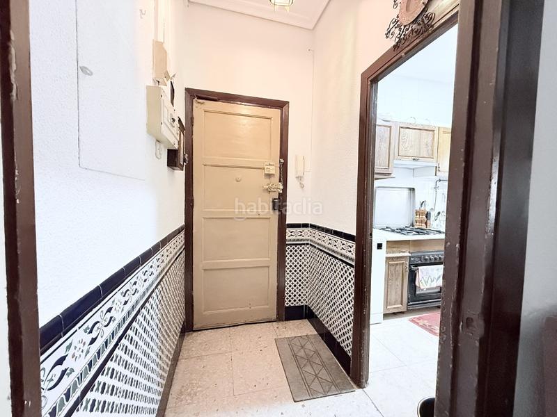 Foto 5a60f38c-c9d6-45f1-824e-7170d6da2b05. Piso descubre esta impresionante vivienda de generosas dimensiones y techos altos que ofrecen una sensación de amplitud inigualable. en Córdoba