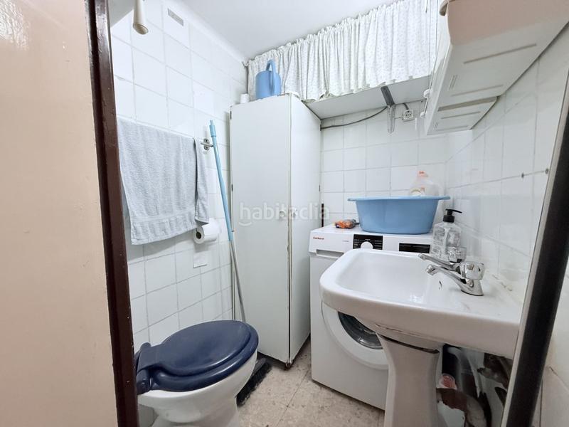Foto 5b04b581-df10-46bf-8c75-12d0fd1481e4. Piso descubre esta impresionante vivienda de generosas dimensiones y techos altos que ofrecen una sensación de amplitud inigualable. en Córdoba