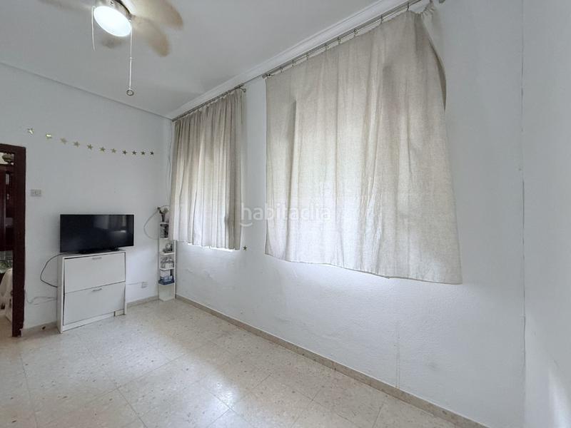Foto 9e867d73-b1a1-4983-bc5d-e57b31be7596. Piso descubre esta impresionante vivienda de generosas dimensiones y techos altos que ofrecen una sensación de amplitud inigualable. en Córdoba