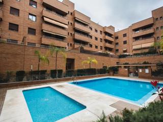 Appartement à Tablero Bajo - Arruzafilla. Vivienda en cañito bazan con piscina, garaje y trastero