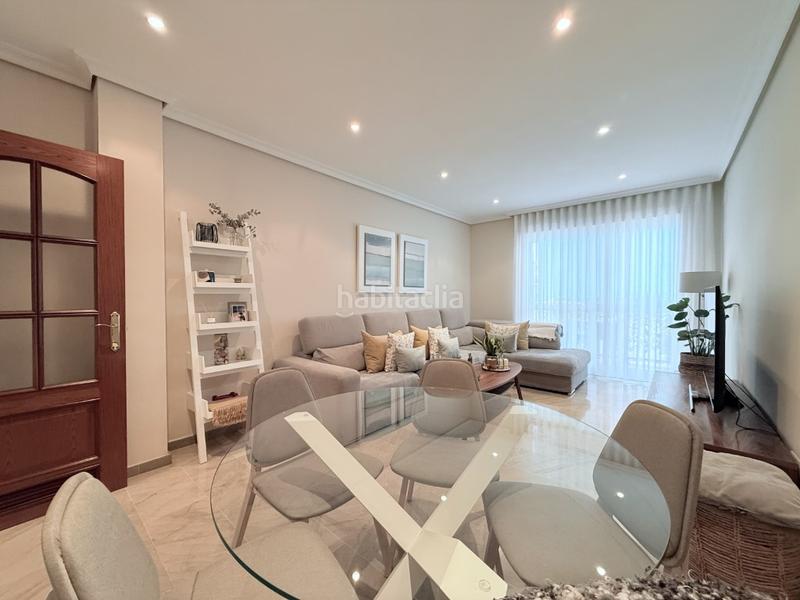 Foto b417d895-7761-49c6-8f20-28c19fc9a682. Piso vivienda en zona arruzafilla tablero con piscina 2 plazas de garaje y trastero en Córdoba