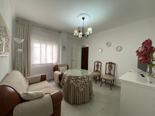 Rent Flat in Ciudad Jardín - Zoco. Atención estudiantes! tu nuevo hogar te espera junto a avda. del