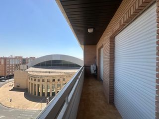 Miete Etagenwohnung in Vista Alegre - Parque Cruz Conde. Se alquila habitación para estudiante en la plaza de vistalegre