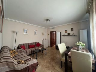 Rent Flat in Ciudad Jardín - Zoco. Se alquila estudio de temporada en ciudad jardín