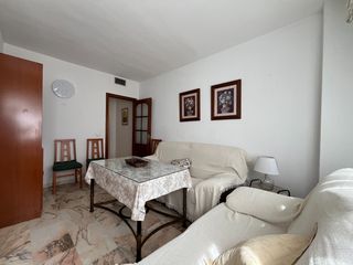 Miete Etagenwohnung in Ciudad Jardín - Zoco. Se alquila estudio con contrato de 11 meses renovables en ciudad