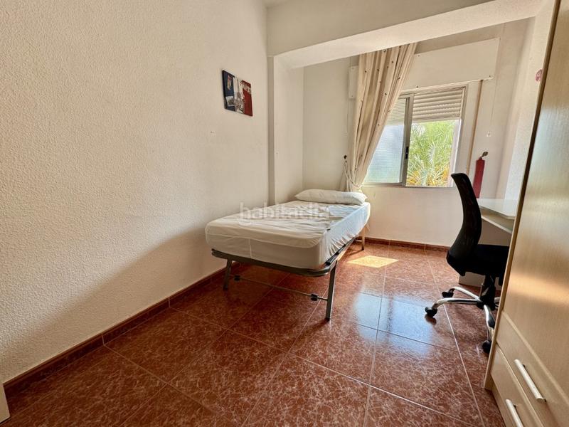 Foto d8b14c61-a2f5-4b60-8364-aa3e386b04a6. Alquiler piso habitacion disponible para estudiantes en Córdoba