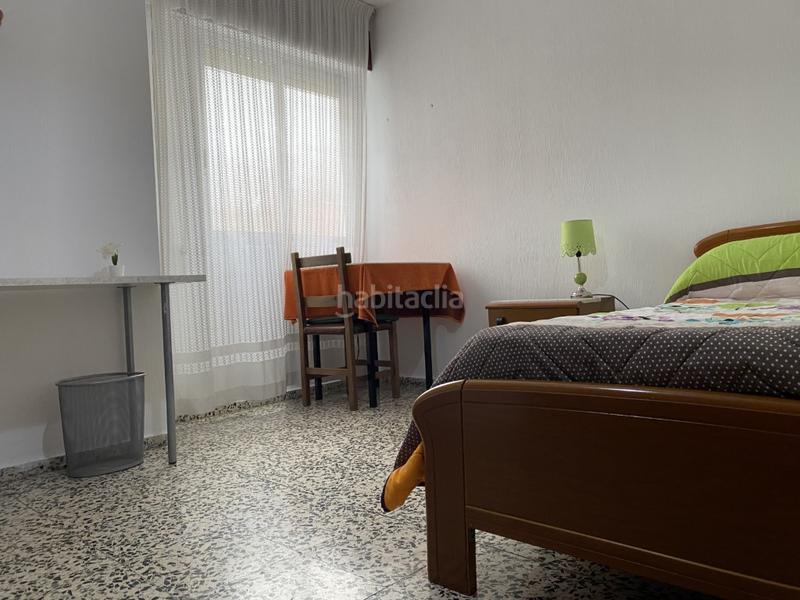 Foto e22019fb-33c8-4e34-a39d-30bd34f1b548. Alquiler piso en c. vázquez aroca 4 dormitorios para estudiantes disponibles 3 en Córdoba
