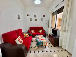 Miete Etagenwohnung in Ciudad Jardín - Zoco. Piso de 4hab en ciudad jardin para estudiantes  luminoso y amueb