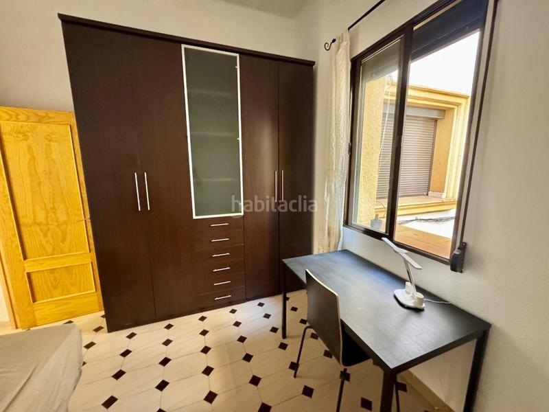 Foto 3911b7d1-a861-4d75-8b43-19dd1294e2c1. Rent flat in Ciudad Jardín - Zoco Córdoba