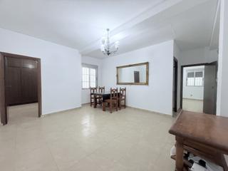 Pis a Sta. Marina - San Andrés - San Pablo - San Lorenzo. Vivienda con encanto y gran potencial en santa marina negociable