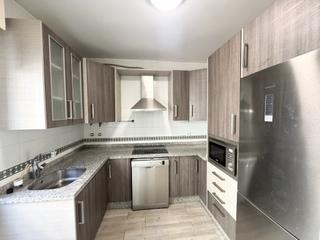Casa a Sta. Marina - San Andrés - San Pablo - San Lorenzo. Casa adosada con luz, amplitud y terraza privada en san lorenzo