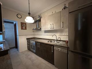 Miete Etagenwohnung in Ciudad Jardín - Zoco. Se alquila piso para estudiantes en ciudad jardín